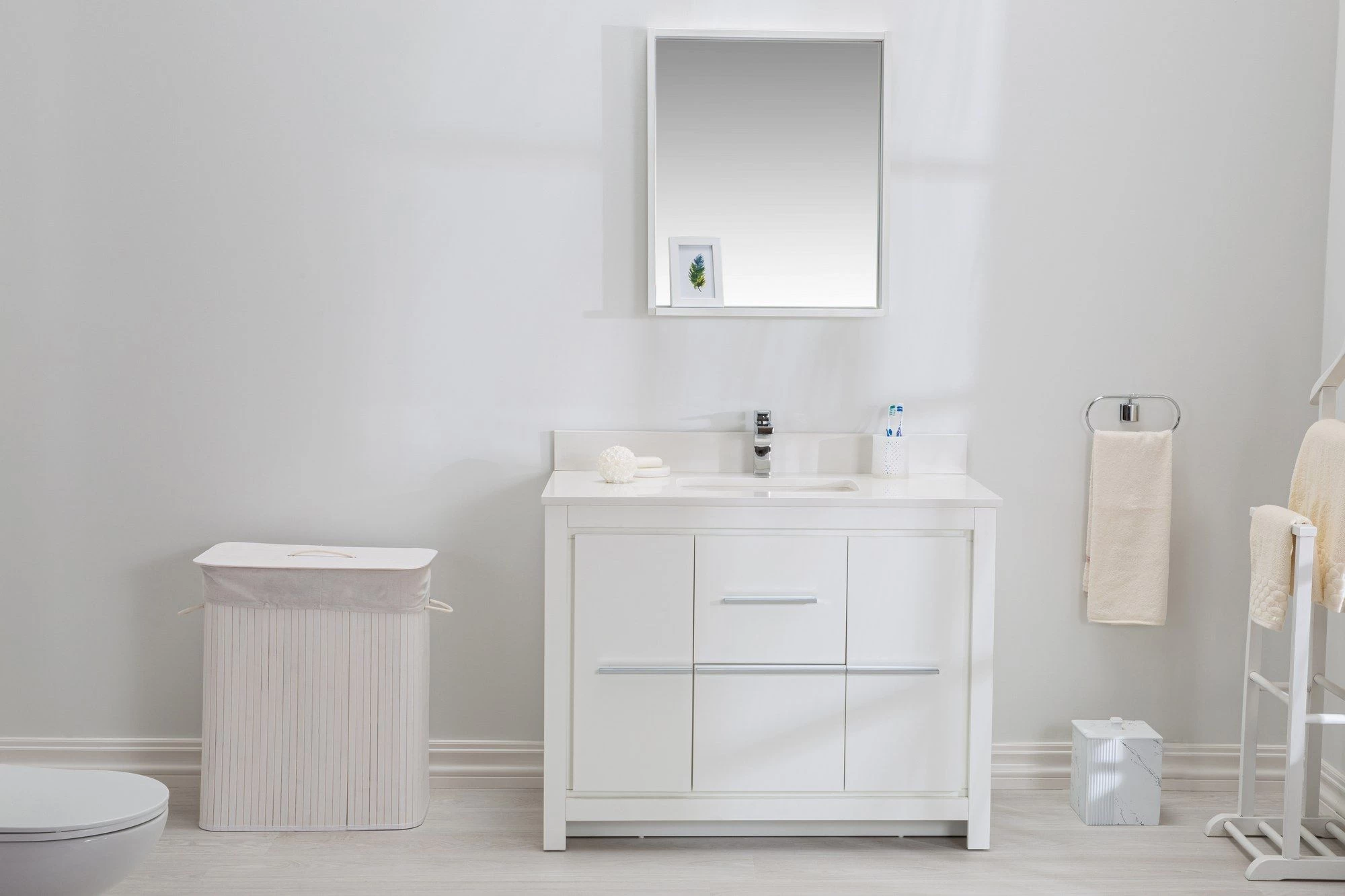 Jussara Ensemble De Meubles De Salle De Bains : 2pc - White MDF And Quartz 1 Jussara Ensemble De Meubles De Salle De Bains : 2pc - White MDF And Quartz
