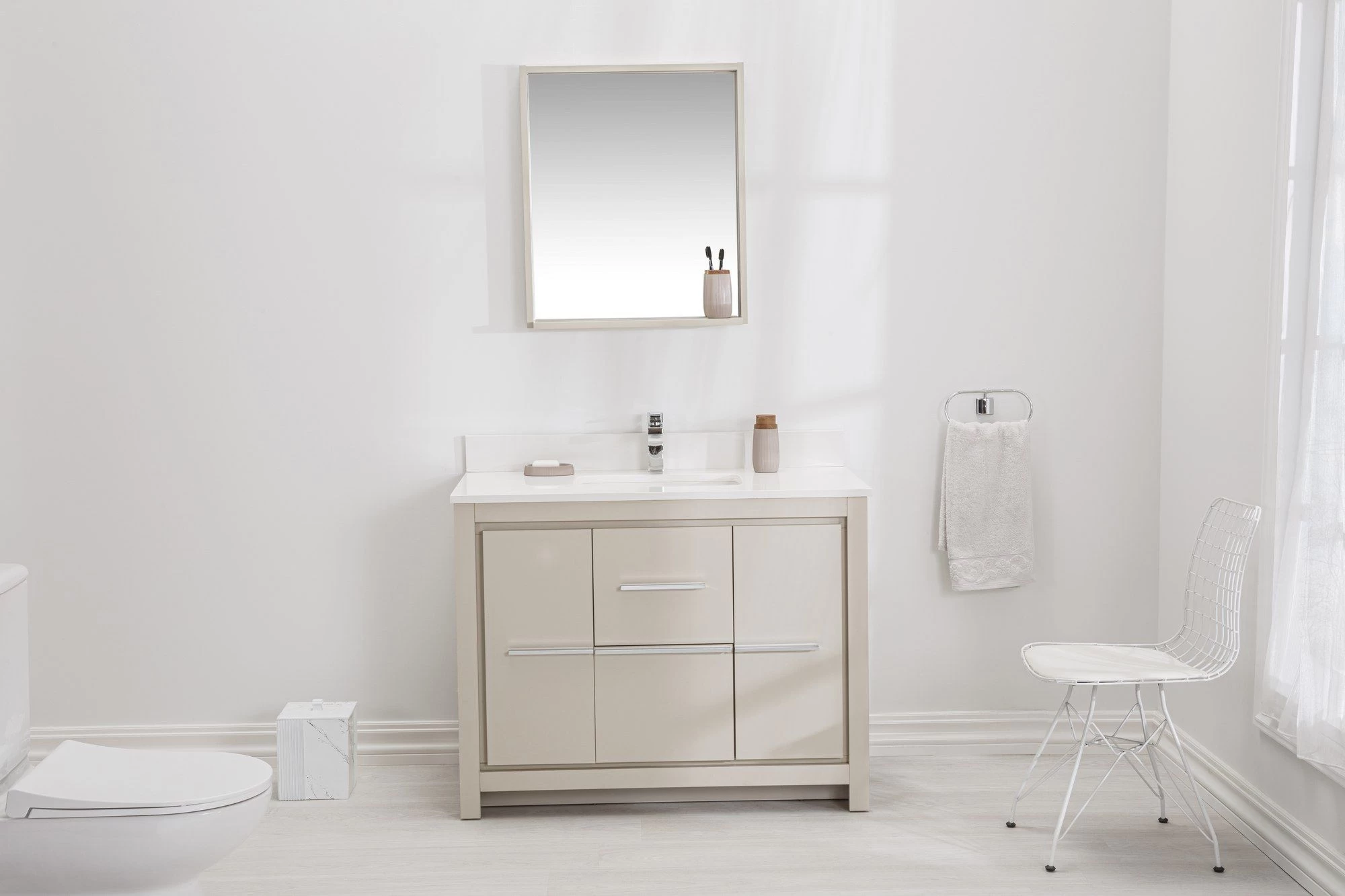 Jussara - Ensemble De Meubles De Salle De Bains | MDF Laqué | Plan En Quartz Et Vasque En Porcelaine | Beige 1 Jussara - Ensemble De Meubles De Salle De Bains | MDF Laqué | Plan En Quartz Et Vasque En Porcelaine | Beige