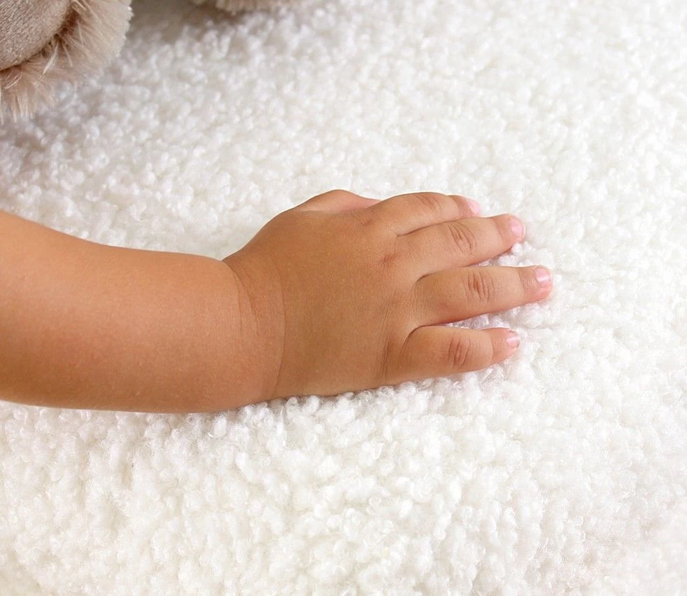 Fauteuil En Fausse Fourrure | 35cm Éponge Orthopédique | Blanc 2 Fauteuil En Fausse Fourrure | 35cm Éponge Orthopédique | Blanc – Image 2