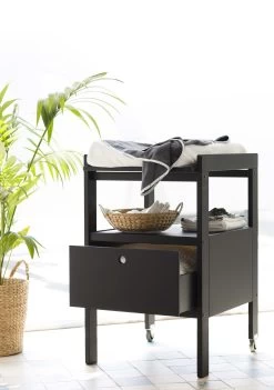 Table à Langer Cindy - Noir 9 Table à Langer Cindy - Noir -Magasin De Meubles 5d09fa1d6cdf7 pewt302cindy2b image 3 1560934941 11A3668 f9ad