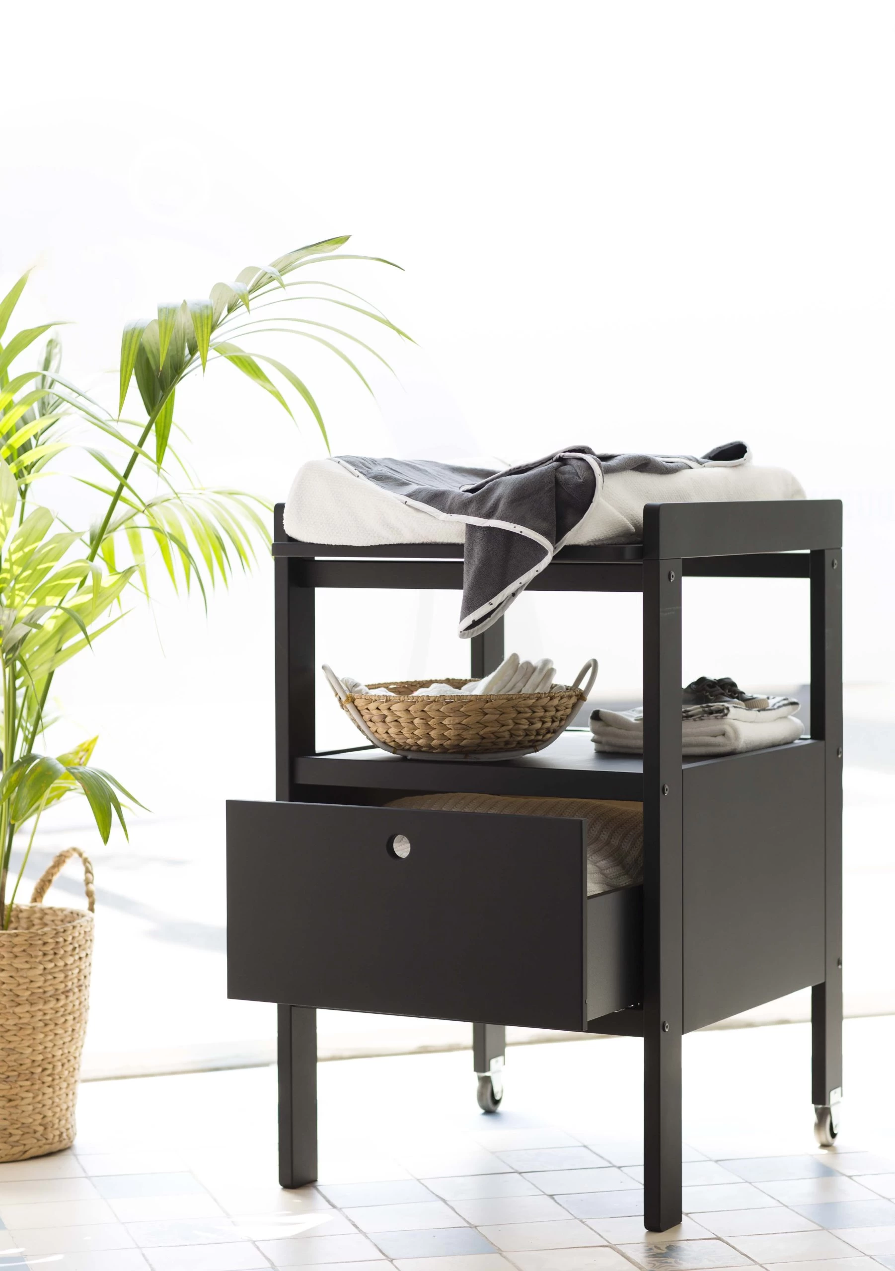 Table à Langer Cindy - Noir 5 Table à Langer Cindy - Noir – Image 5