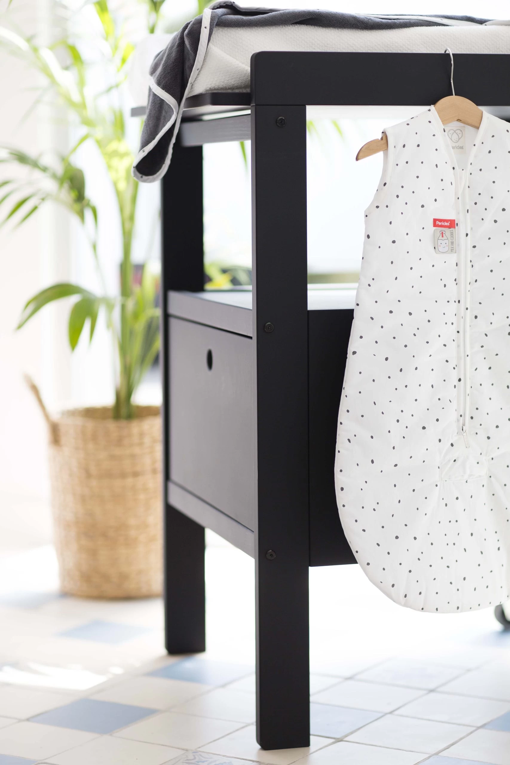 Table à Langer Cindy - Noir 2 Table à Langer Cindy - Noir – Image 2