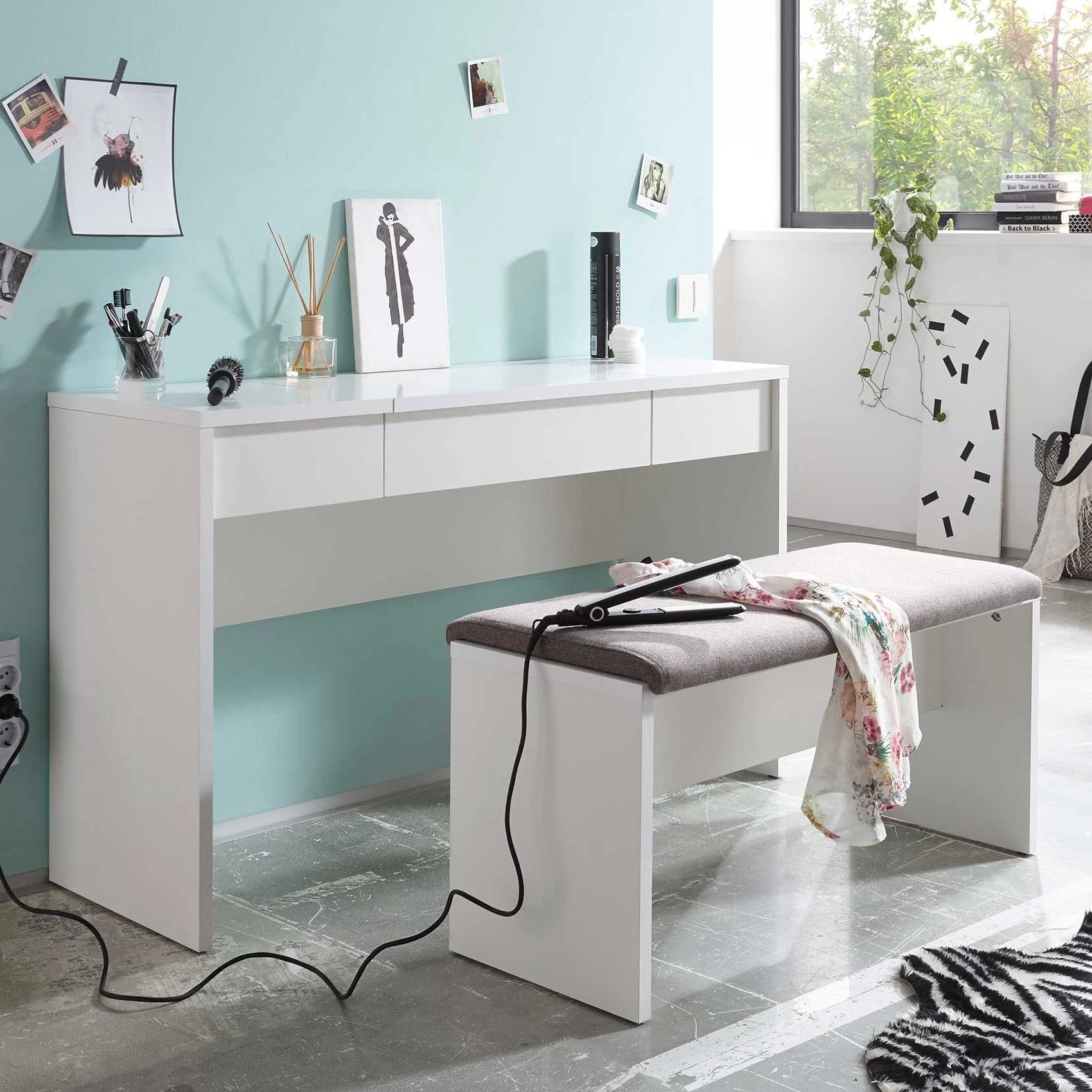 Coiffeuse Alizée 125cm 2 Tiroirs & 1 Porte - Blanc 1 Coiffeuse Alizée 125cm 2 Tiroirs & 1 Porte - Blanc