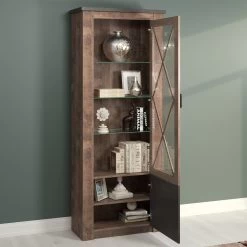 Georgia Tobacco Oak Display Cabinet - Stylish Storage Solution" (en Anglais)