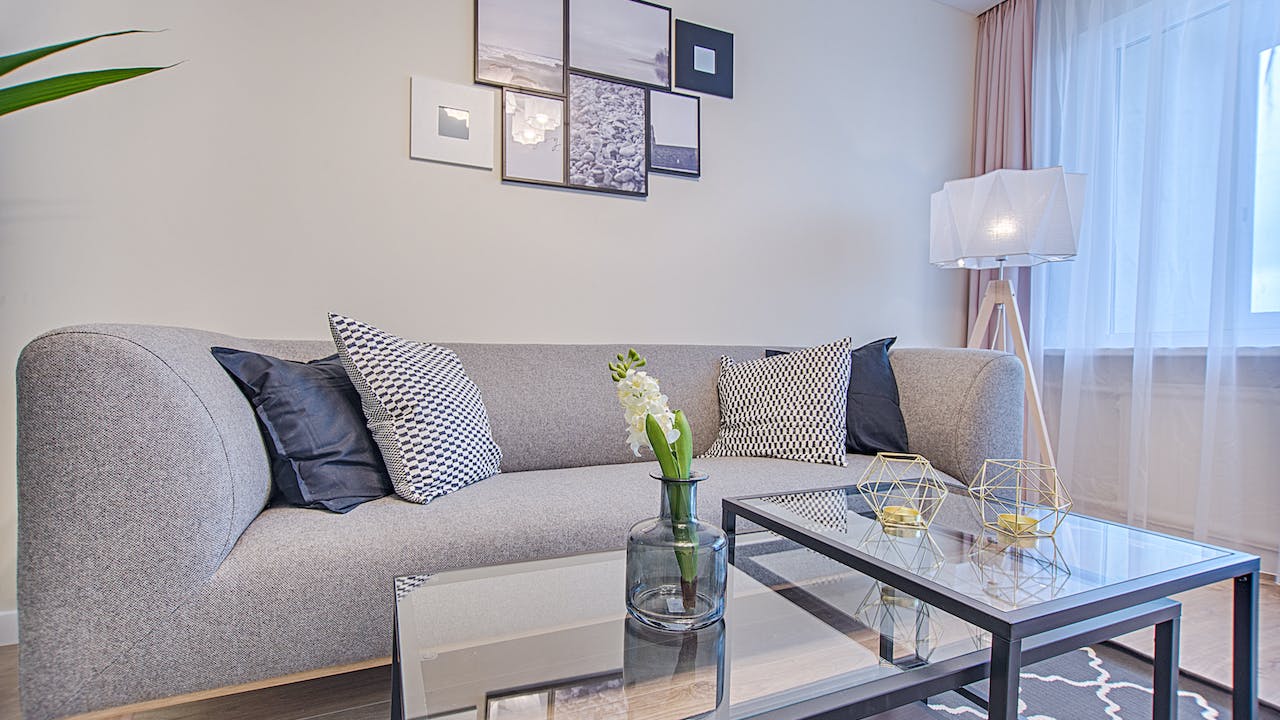 Devant -Magasin De Meubles pexels vecislavas popa 1571471